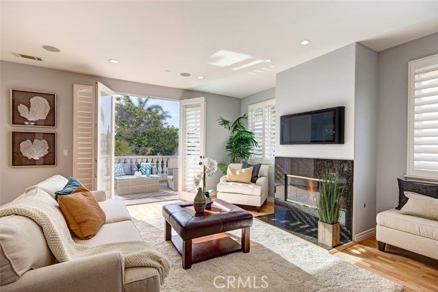 618 Broadway, Redondo Beach, California 90277, 3 Bedrooms Bedrooms, ,2 BathroomsBathrooms,Residential,Sold,Broadway,SB17101227