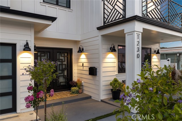 Exterior Lighting Adds To the Charming Ambience