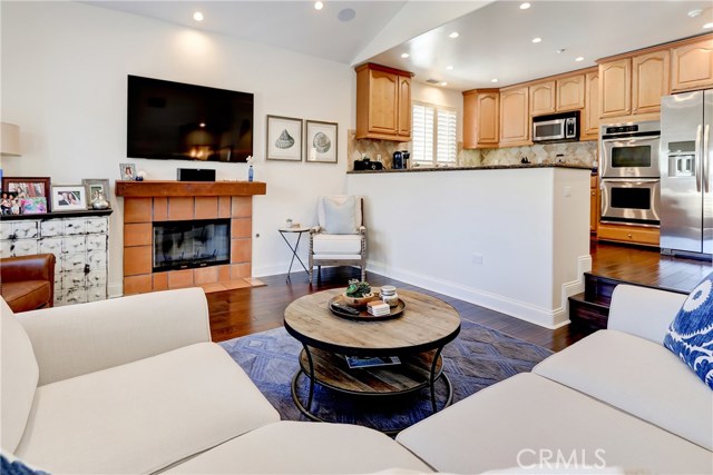 202 Irena Avenue, Redondo Beach, California 90277, 3 Bedrooms Bedrooms, ,2 BathroomsBathrooms,Residential,Sold,Irena,SB19090695