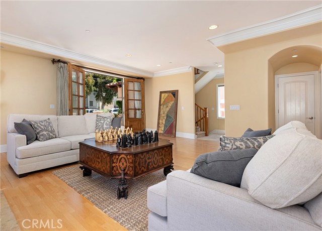 2317 Harriman Lane, Redondo Beach, California 90278, 4 Bedrooms Bedrooms, ,3 BathroomsBathrooms,Residential,Sold,Harriman,SB19117532