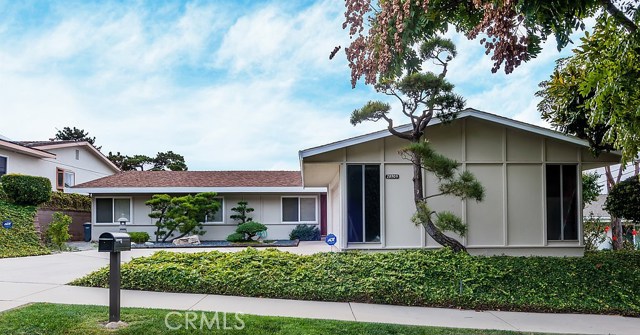 28709 Trailriders Drive, Rancho Palos Verdes, California 90275, 4 Bedrooms Bedrooms, ,2 BathroomsBathrooms,Residential,Sold,Trailriders,SB17258633