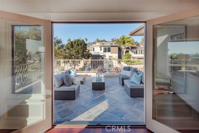 Nice patio for sharing a bottle of wine - ocean views to the west