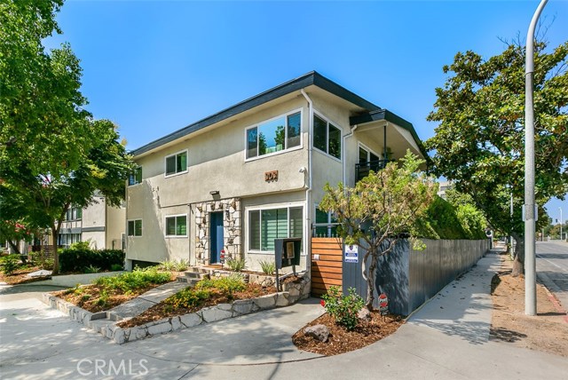 Photo of 303 N Oakland Avenue, Pasadena, CA 91101