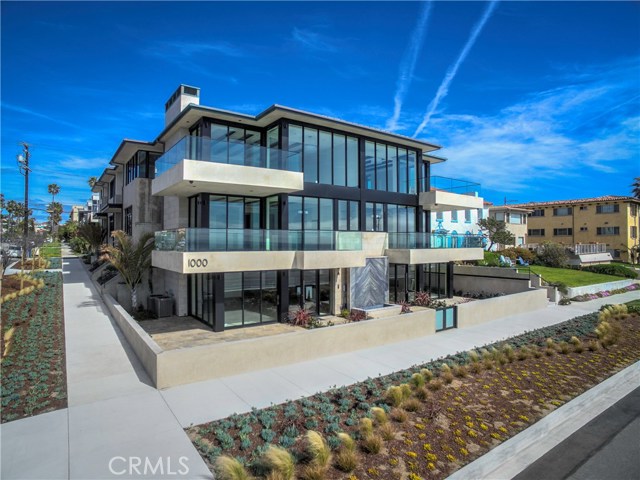 1000 Esplanade, Redondo Beach, California 90277, 3 Bedrooms Bedrooms, ,3 BathroomsBathrooms,Residential,Sold,Esplanade,SB17089223