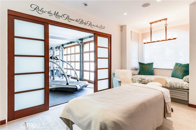 3305 Pine Avenue, Manhattan Beach, California 90266, 4 Bedrooms Bedrooms, ,1 BathroomBathrooms,Residential,Sold,Pine,SB20042109