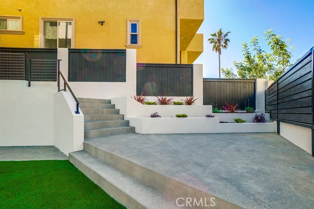 521 Helberta Avenue, Redondo Beach, California 90277, 4 Bedrooms Bedrooms, ,3 BathroomsBathrooms,Residential,Sold,Helberta,SB19088015