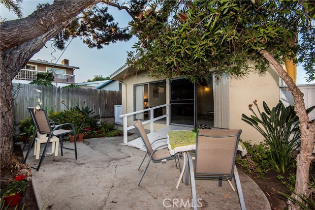 724 13th Street, Manhattan Beach, California 90266, 4 Bedrooms Bedrooms, ,2 BathroomsBathrooms,Residential,Sold,13th,SB17253786