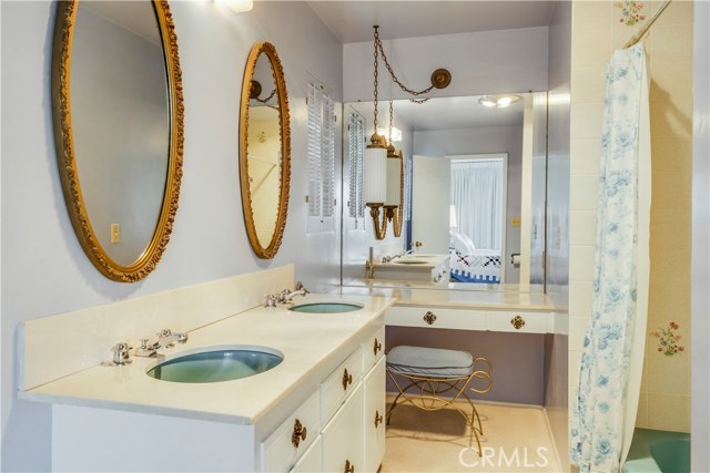 713 Cloyden Square, Palos Verdes Estates, California 90274, 3 Bedrooms Bedrooms, ,2 BathroomsBathrooms,Residential,Sold,Cloyden,SB17088498