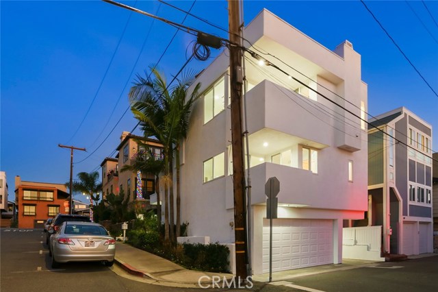 220 4th Street, Hermosa Beach, California 90254, 3 Bedrooms Bedrooms, ,4 BathroomsBathrooms,Residential,Sold,4th,PW18290182