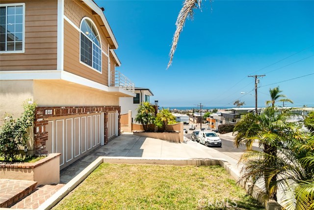 840 18th Street, Hermosa Beach, California 90254, 4 Bedrooms Bedrooms, ,3 BathroomsBathrooms,Residential,Sold,18th,SB18139144