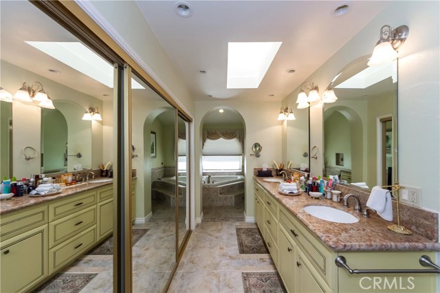 34 Horseshoe Lane, Rolling Hills Estates, California 90274, 4 Bedrooms Bedrooms, ,4 BathroomsBathrooms,Residential,Sold,Horseshoe,SB18061448