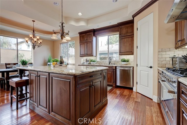 2021 Gates Avenue, Redondo Beach, California 90278, 4 Bedrooms Bedrooms, ,3 BathroomsBathrooms,Residential,Sold,Gates,SB18274238