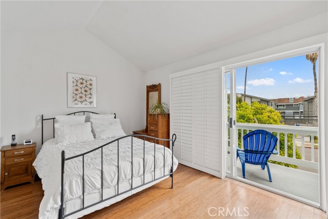 319 Emerald Street, Redondo Beach, California 90277, 2 Bedrooms Bedrooms, ,2 BathroomsBathrooms,Residential,Sold,Emerald,SB21122333