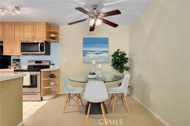 555 Esplanade, Redondo Beach, California 90277, 2 Bedrooms Bedrooms, ,2 BathroomsBathrooms,Residential,Sold,Esplanade,SB21016933