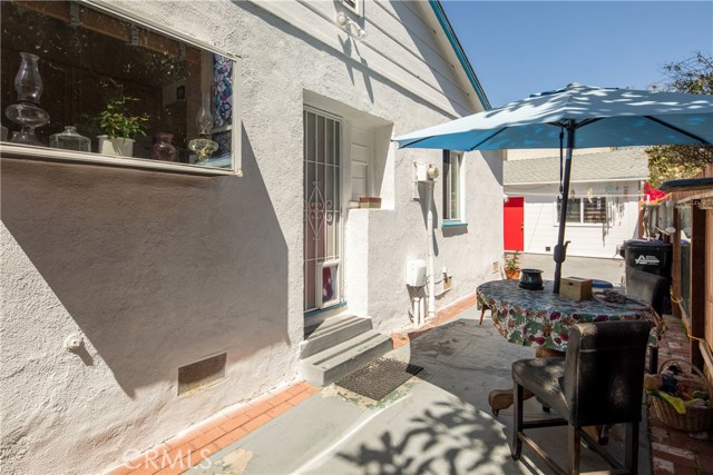 1040 Loma Drive, Hermosa Beach, California 90254, 3 Bedrooms Bedrooms, ,Residential,Sold,Loma,SB19091151