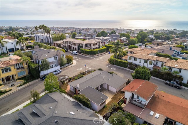 837 9th Street, Manhattan Beach, California 90266, 3 Bedrooms Bedrooms, ,2 BathroomsBathrooms,Residential,Sold,9th,SB18235489