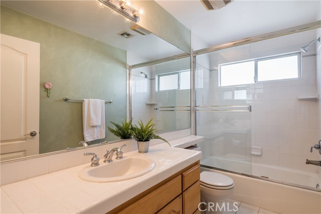 2108 Huntington Lane, Redondo Beach, California 90278, 4 Bedrooms Bedrooms, ,2 BathroomsBathrooms,Residential,Sold,Huntington,SB18165311