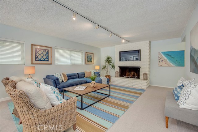 736 13th, Manhattan Beach, California 90266, 4 Bedrooms Bedrooms, ,3 BathroomsBathrooms,Residential,Sold,13th,SB19074833