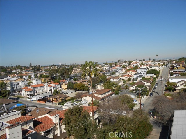 2001 Artesia Boulevard, Redondo Beach, California 90278, 1 Bedroom Bedrooms, ,Residential,Sold,Artesia,SB19032443