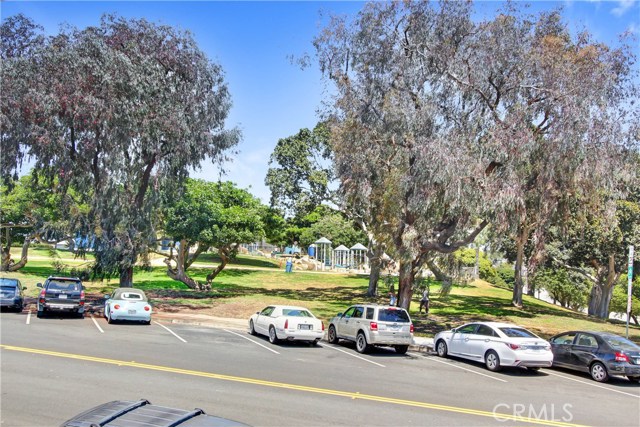 EXTRA PUBLIC PARKING EXTRA PUBLIC PARKING