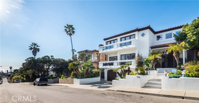 719 11th Street, Manhattan Beach, California 90266, 5 Bedrooms Bedrooms, ,4 BathroomsBathrooms,Residential,Sold,11th,SB19051519