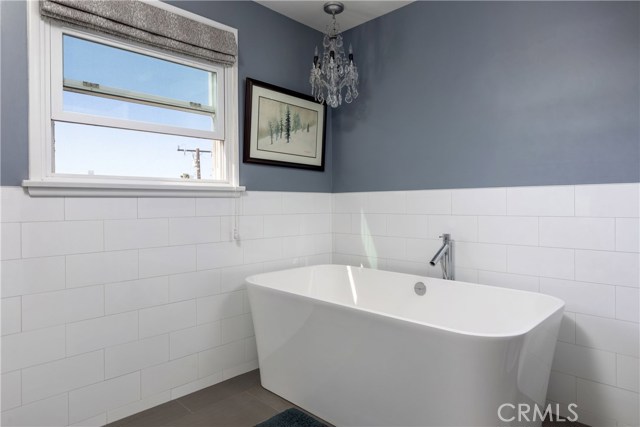 668 36th Street, Manhattan Beach, California 90266, 3 Bedrooms Bedrooms, ,2 BathroomsBathrooms,Residential,Sold,36th,SB21007690