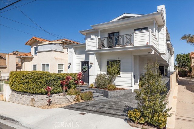 2309 Clark Lane, Redondo Beach, California 90278, 4 Bedrooms Bedrooms, ,3 BathroomsBathrooms,Residential,Sold,Clark,SB21061823