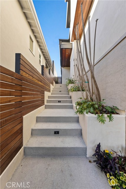 733 12th Street, Manhattan Beach, California 90266, 5 Bedrooms Bedrooms, ,6 BathroomsBathrooms,Residential,Sold,12th,SB21089898