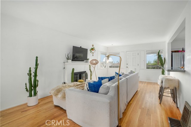 609 Gertruda Avenue, Redondo Beach, California 90277, 2 Bedrooms Bedrooms, ,1 BathroomBathrooms,Residential,Sold,Gertruda,SB20233291