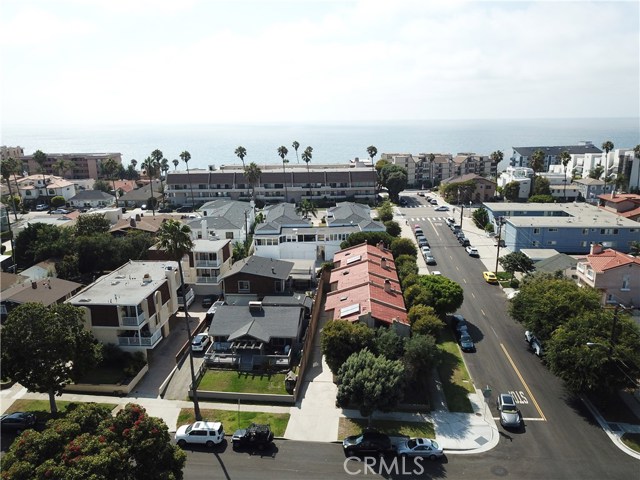 700 Broadway, Redondo Beach, California 90277, 4 Bedrooms Bedrooms, ,3 BathroomsBathrooms,Residential,Sold,Broadway,SB18200187