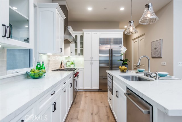 105 Juanita Avenue, Redondo Beach, California 90277, 4 Bedrooms Bedrooms, ,3 BathroomsBathrooms,Residential,Sold,Juanita,SB17254045