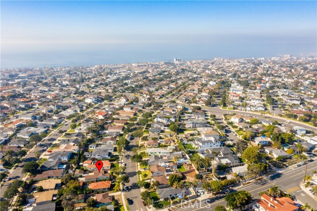 1327 Helberta Avenue, Redondo Beach, California 90277, 3 Bedrooms Bedrooms, ,1 BathroomBathrooms,Residential,Sold,Helberta,SB20260522