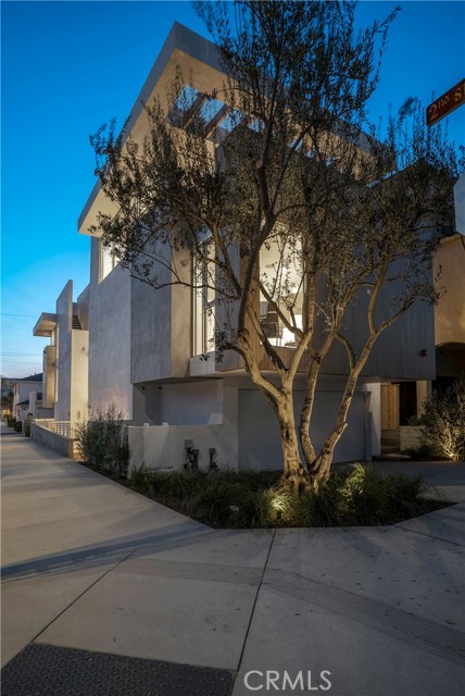 131 2nd Street, Hermosa Beach, California 90254, 4 Bedrooms Bedrooms, ,4 BathroomsBathrooms,Residential,Sold,2nd,SB19073645