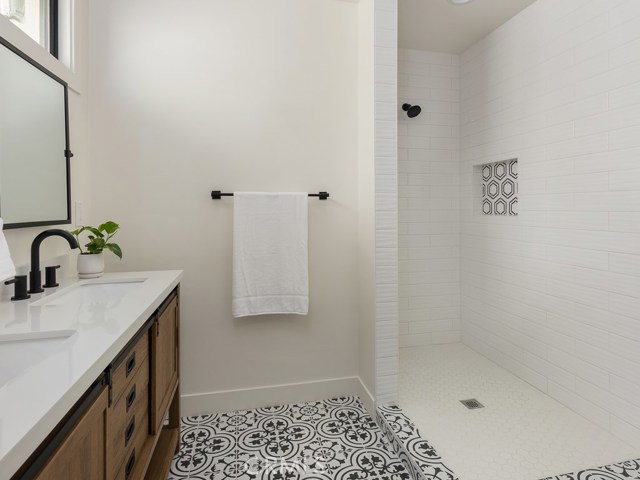 513 Avenue F, Redondo Beach, California 90277, 4 Bedrooms Bedrooms, ,1 BathroomBathrooms,Residential,Sold,Avenue F,SB20151396