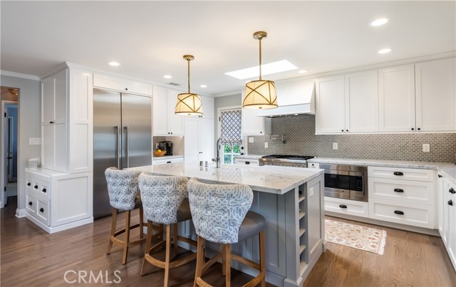 592 33rd Street, Manhattan Beach, California 90266, 3 Bedrooms Bedrooms, ,3 BathroomsBathrooms,Residential,Sold,33rd,SB19082655