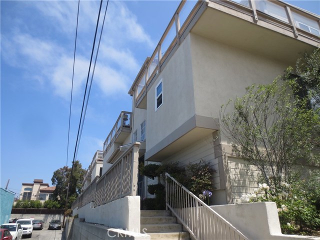 833 5th Street, Hermosa Beach, California 90254, 3 Bedrooms Bedrooms, ,2 BathroomsBathrooms,Residential,Sold,5th,SB18144646