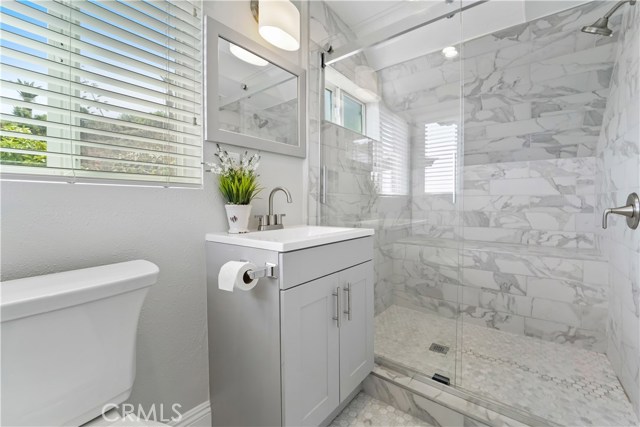 Flex rooms 3/4 bath.