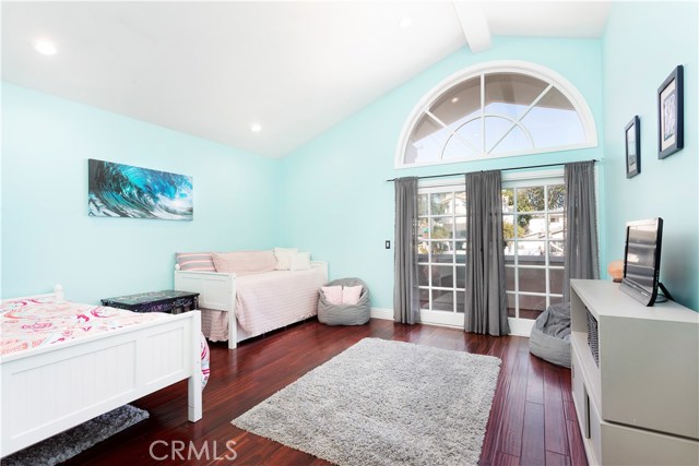 1407 Irena Avenue, Redondo Beach, California 90277, 5 Bedrooms Bedrooms, ,6 BathroomsBathrooms,Residential,Sold,Irena,SB20100486