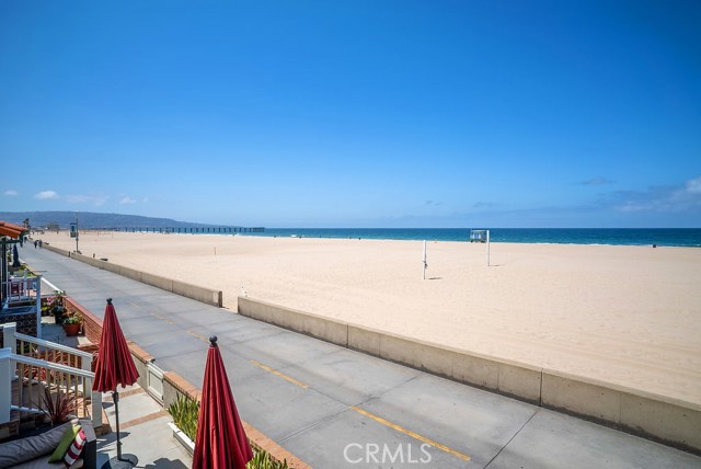 1932 The Strand, Hermosa Beach, California 90254, 4 Bedrooms Bedrooms, ,4 BathroomsBathrooms,Residential,Sold,The Strand,SB18113489