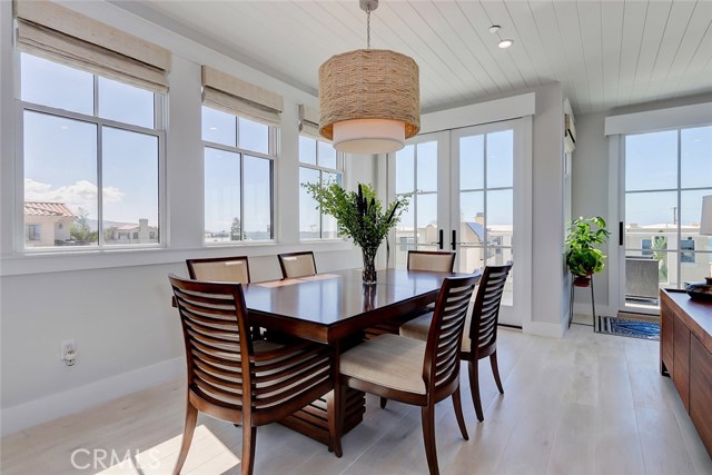 304 3rd Street, Manhattan Beach, California 90266, 4 Bedrooms Bedrooms, ,3 BathroomsBathrooms,Residential,Sold,3rd,SB19234721