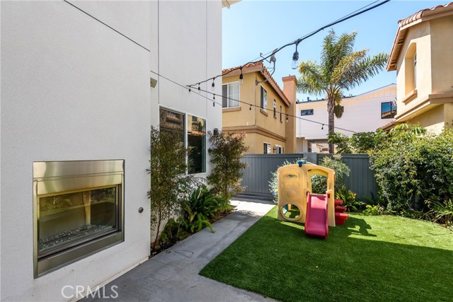 2313 Clark Lane, Redondo Beach, California 90278, 4 Bedrooms Bedrooms, ,3 BathroomsBathrooms,Residential,Sold,Clark,SB18080863