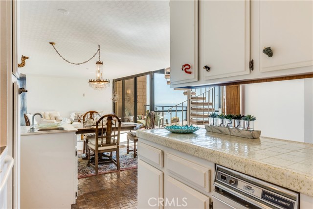 531 Esplanade, Redondo Beach, California 90277, 2 Bedrooms Bedrooms, ,2 BathroomsBathrooms,Residential,Sold,Esplanade,SB17088461