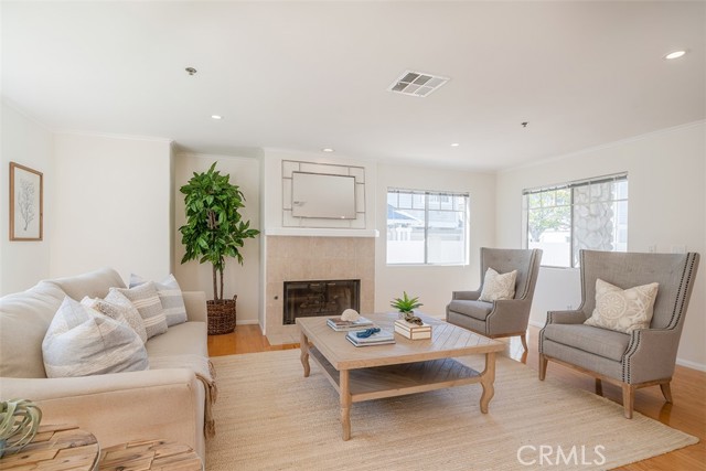 2412 Vanderbilt Lane, Redondo Beach, California 90278, 3 Bedrooms Bedrooms, ,2 BathroomsBathrooms,Residential,Sold,Vanderbilt,SB21042446