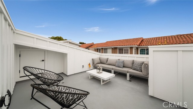 2010 Aviation Way, Redondo Beach, California 90278, 5 Bedrooms Bedrooms, ,5 BathroomsBathrooms,Residential,Sold,Aviation,PV21055057