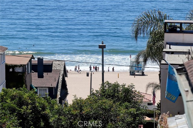 229 8th Street, Manhattan Beach, California 90266, 5 Bedrooms Bedrooms, ,4 BathroomsBathrooms,Residential,Sold,8th,SB20113486