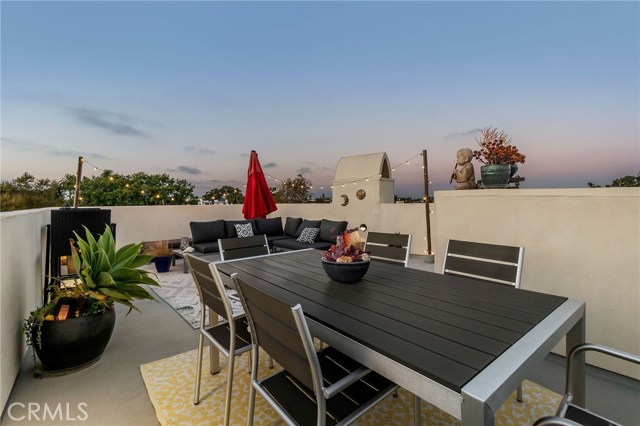 636 Vincent Park #A, Redondo Beach, California 90277, 3 Bedrooms Bedrooms, ,2 BathroomsBathrooms,Residential,Sold,Vincent Park #A,SB20200007