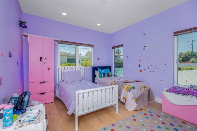 1325 Gertruda Avenue, Redondo Beach, California 90277, 5 Bedrooms Bedrooms, ,4 BathroomsBathrooms,Residential,Sold,Gertruda,SB20095721