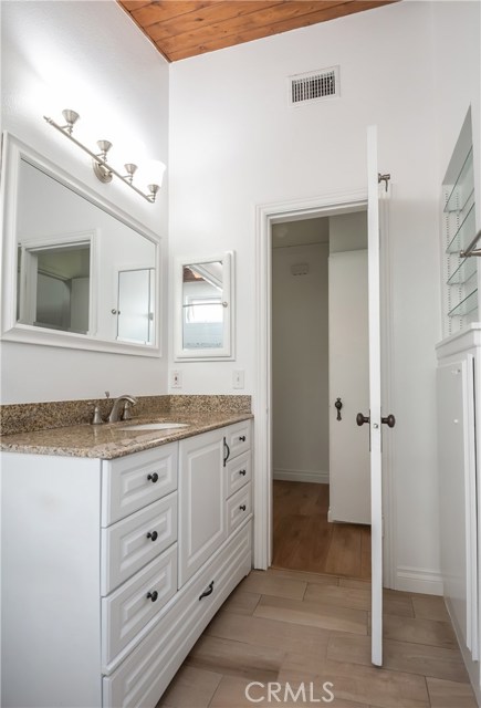 641 27th Street, Manhattan Beach, California 90266, 2 Bedrooms Bedrooms, ,1 BathroomBathrooms,Residential,Sold,27th,SB20174860