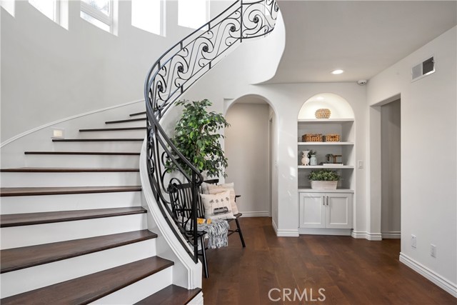 2322 Laurel Bluff Drive, Manhattan Beach, California 90266, 4 Bedrooms Bedrooms, ,3 BathroomsBathrooms,Residential,Sold,Laurel Bluff,SB21167191