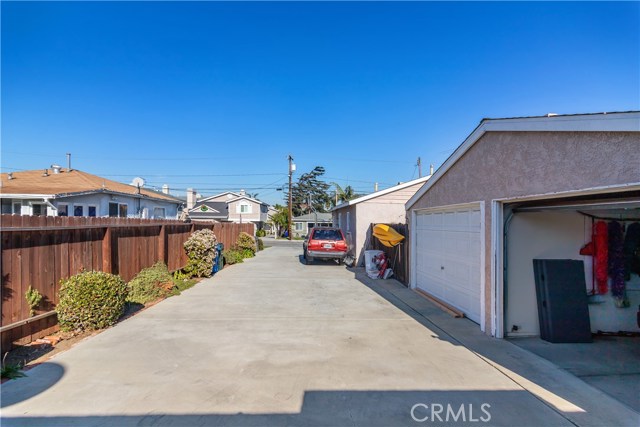 2012 Plant Avenue, Redondo Beach, California 90278, ,Residential Income,Sold,Plant,SB20003500